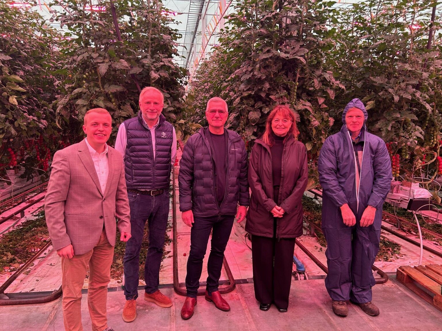 Med Dansk Gartneri på besøg hos Nordic Greens, der producerer danske fødevarer under miljøvenlig LED-belysning.